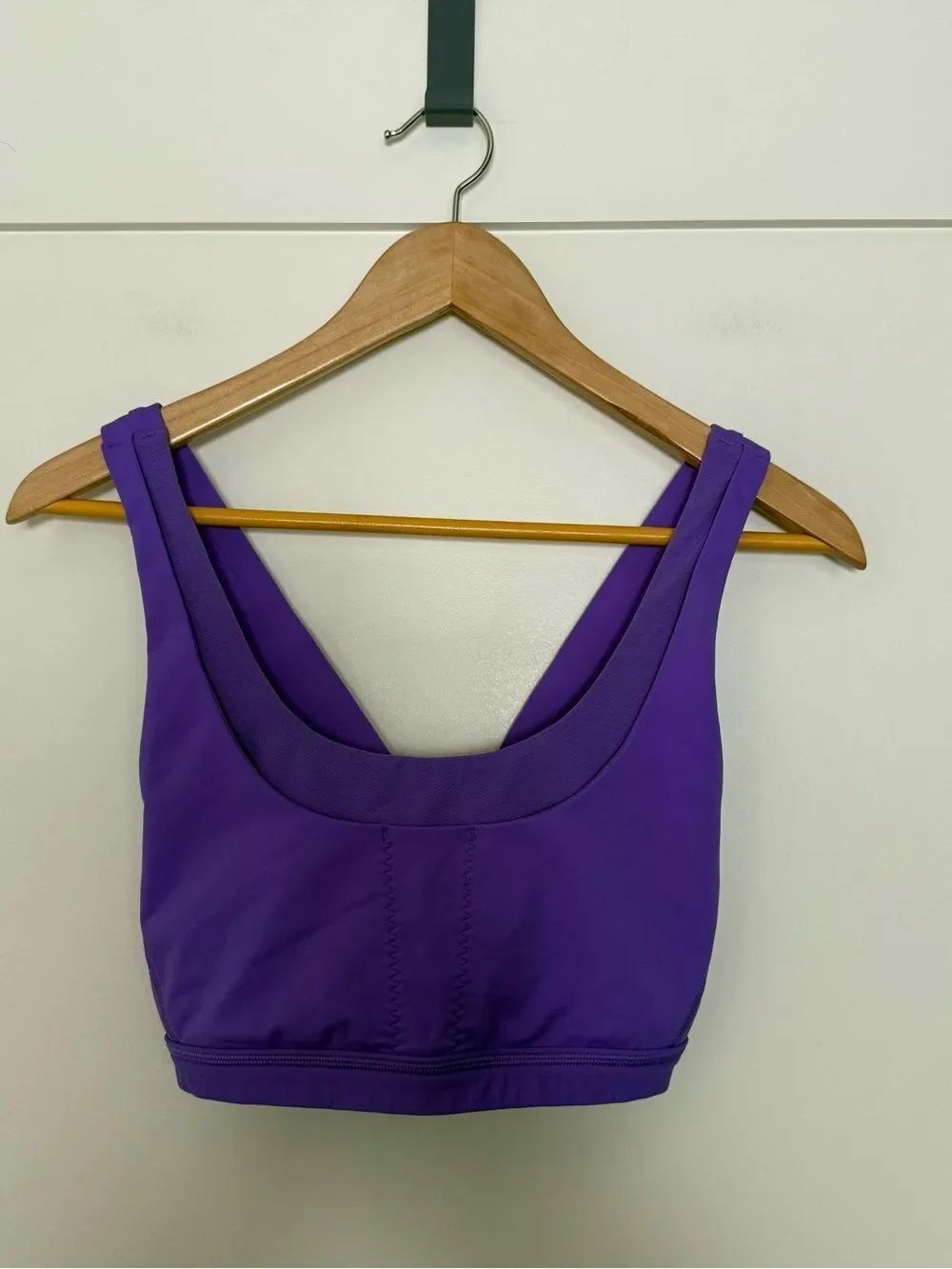 Lululemon Sports Bra Womens Sz 10 Purple Cross Back Gym Yoga Workout LW2562S